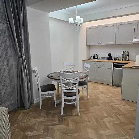 M2 Apartment