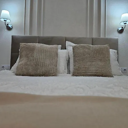 Apartment M2 *